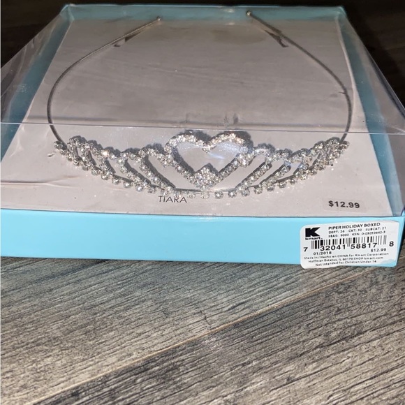 Tiara - Picture 1 of 3